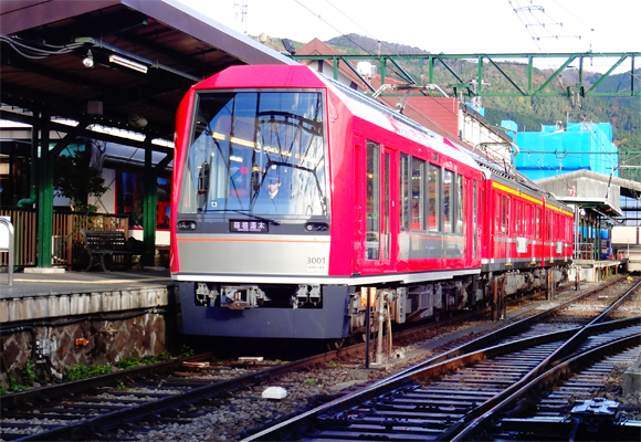 強羅駅に停車中の箱根登山鉄道