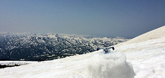 山形県・月山から見る朝日連峰