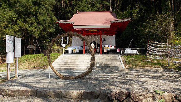 御座石神社 （ ござのいしじんじゃ ）