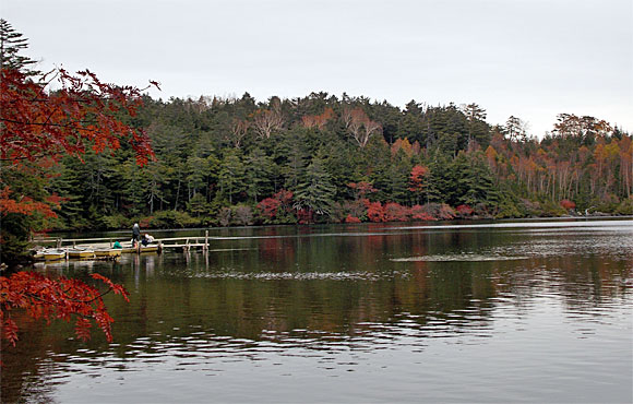 白駒池にて紅葉狩り