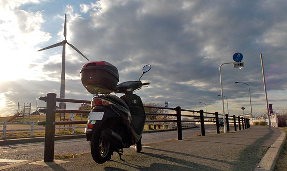 原付バイクで三浦半島をツーリング・宮川公園風力発電所を見学