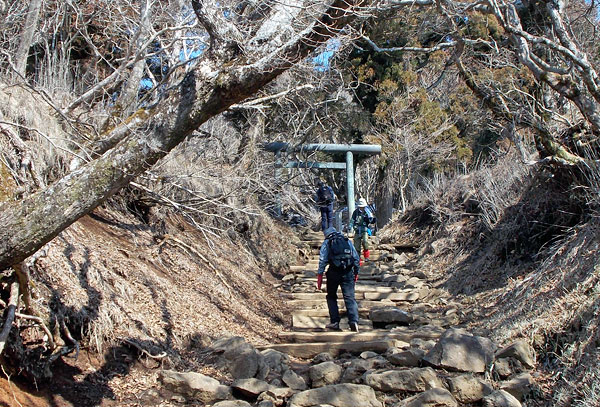 神奈川県伊勢原市・大山登山「1つ目の鳥居」