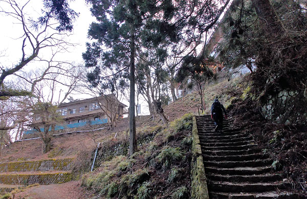 神奈川県伊勢原市・大山登山「阿夫利神社駅まで戻って来た」