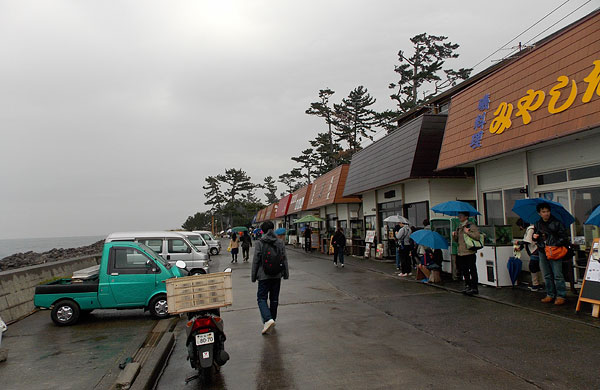 初島の食堂街