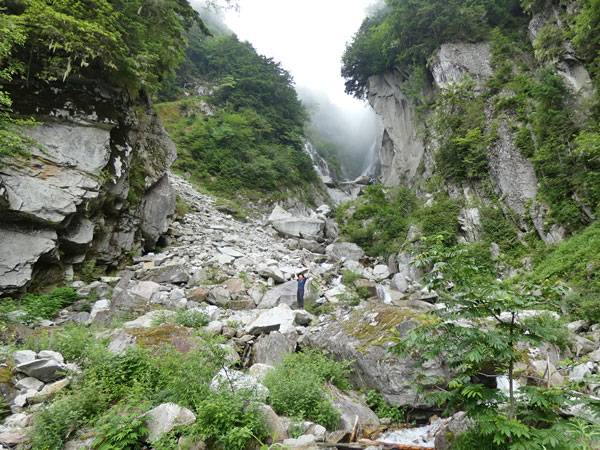 南アルプス・鳳凰三山：鳳凰の滝