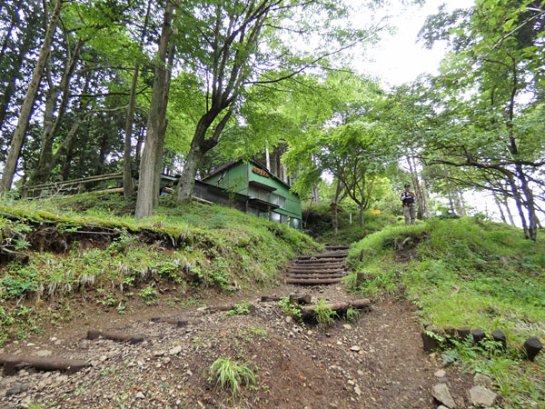 丹沢登山：駒止茶屋に到着