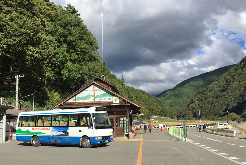 仙流荘駐車場に到着