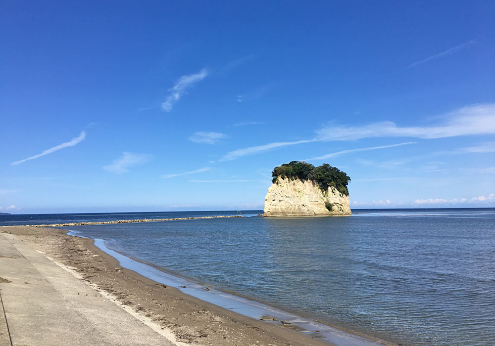 見附島（軍艦島）