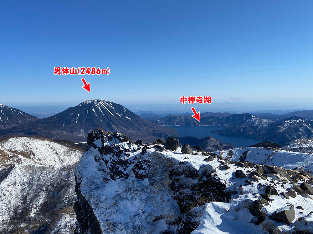 日光白根山へ雪山登山・日光白根山頂から男体山と中禅寺湖を眺望！