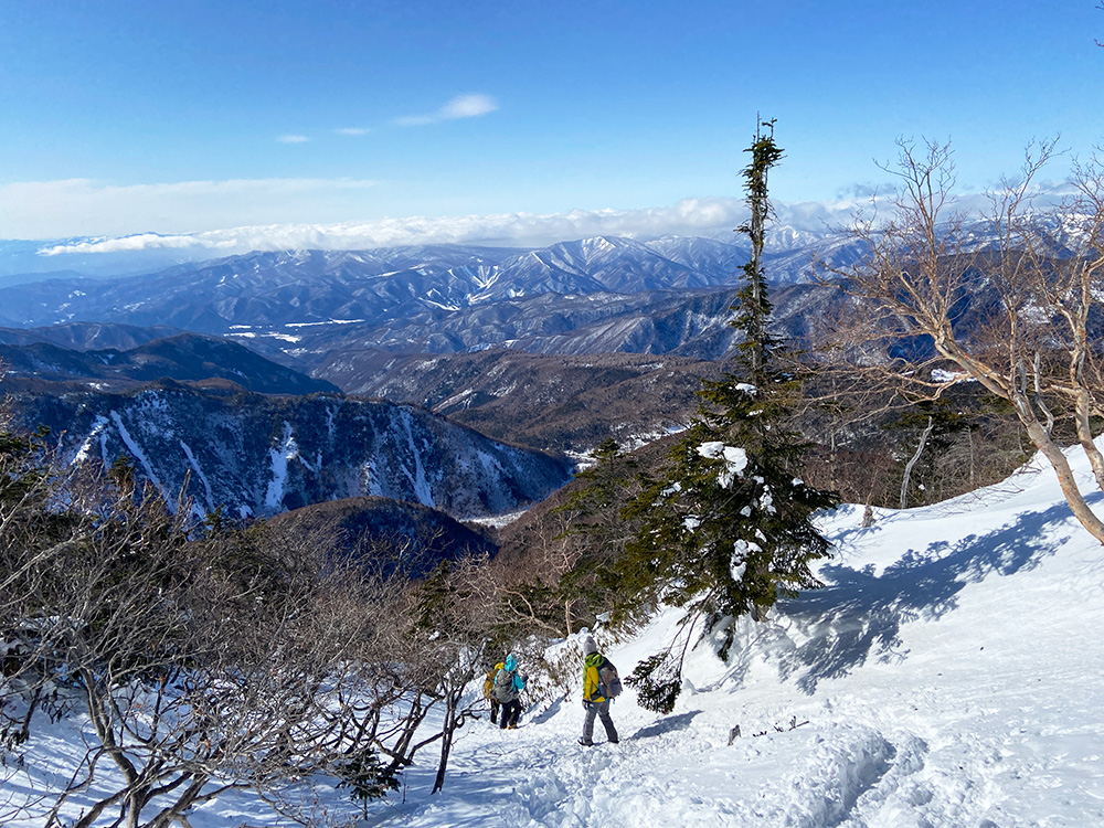 日光白根山へ雪山登山・下山