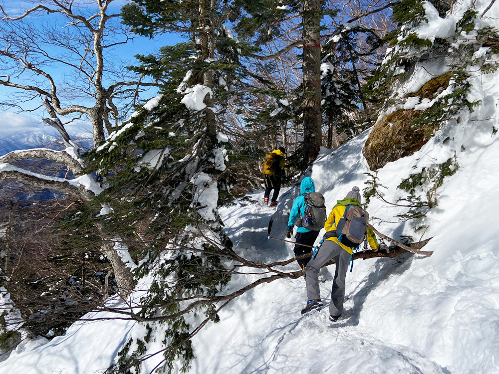 日光白根山へ雪山登山・下山