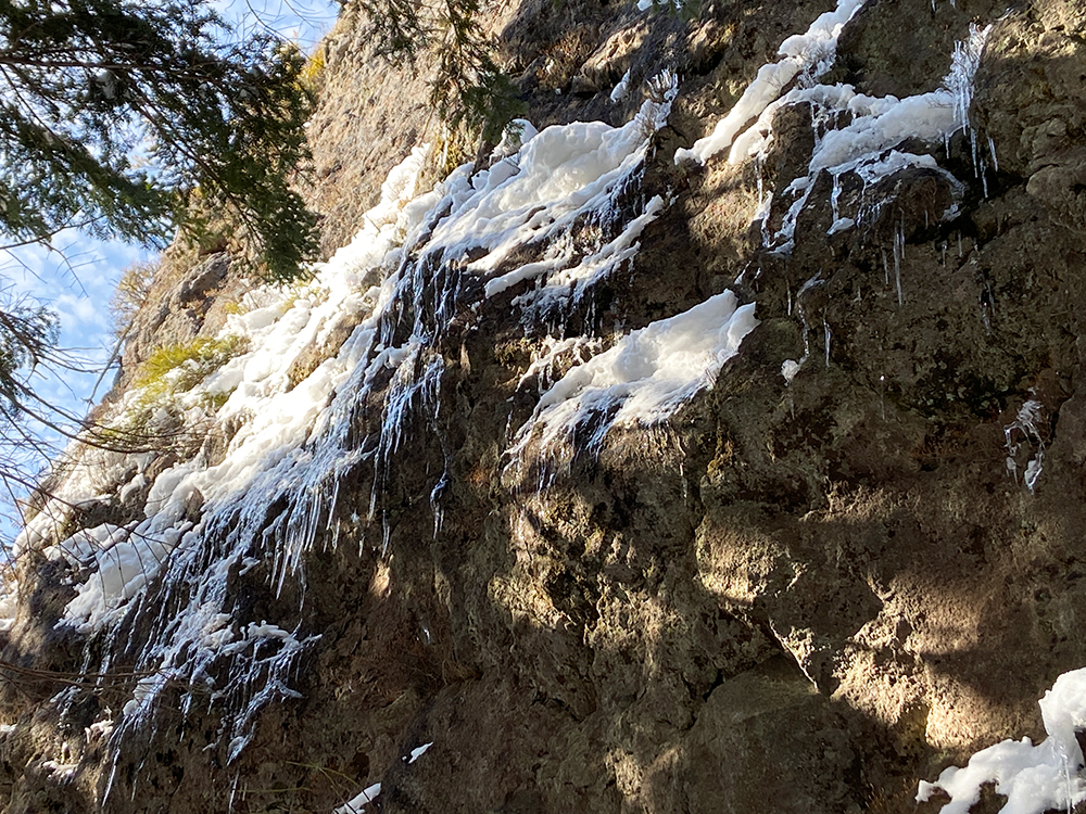 日光白根山へ雪山登山・不動岩