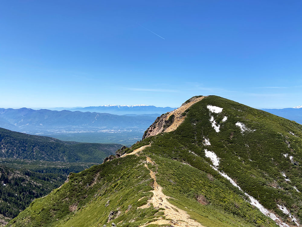 八ヶ岳・天狗岳の絶景を堪能！西天狗岳と中央アルプスを眺望！