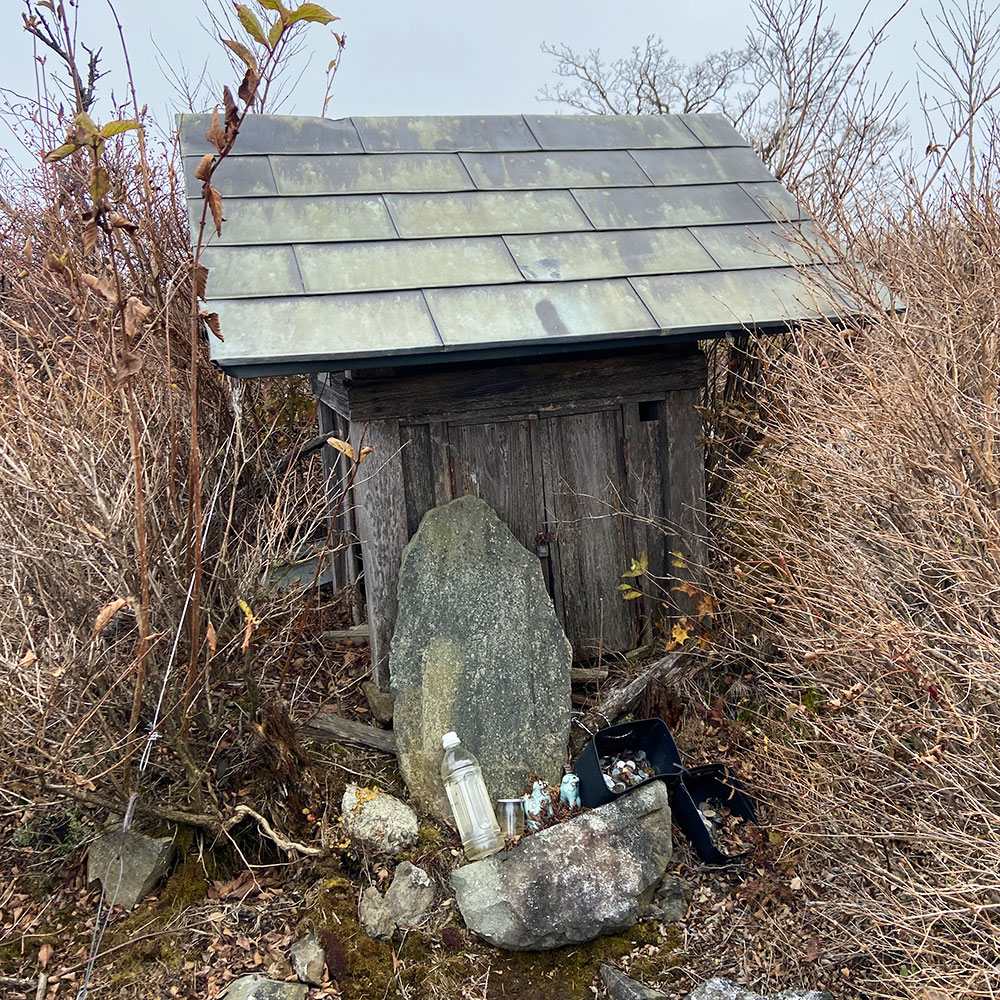蛭ヶ岳山頂の祠