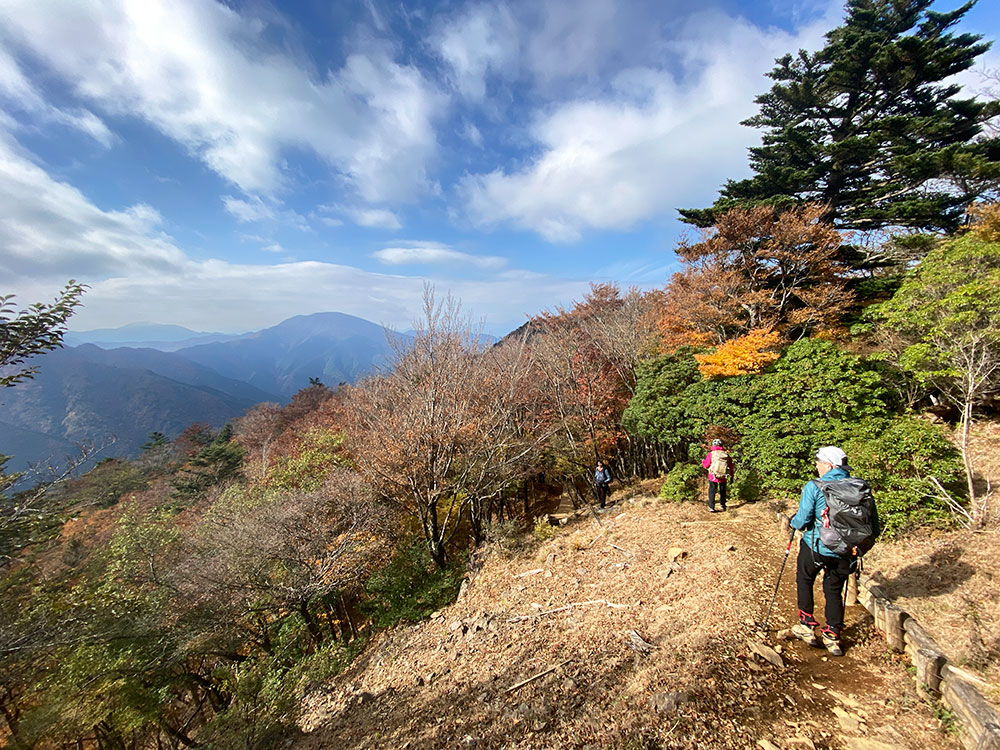 蛭ヶ岳から下山開始